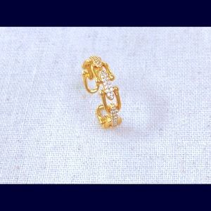 Crystal Clip Ring by Treasured Jewels *NWOT*